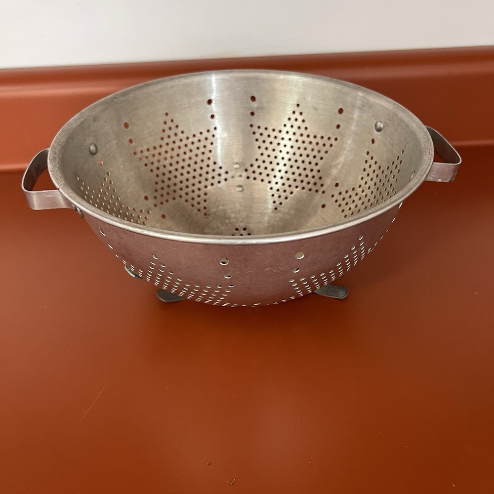 Vintage Aluminum Footed 7 Star Colander With Handles 9" Rustic Farmhouse